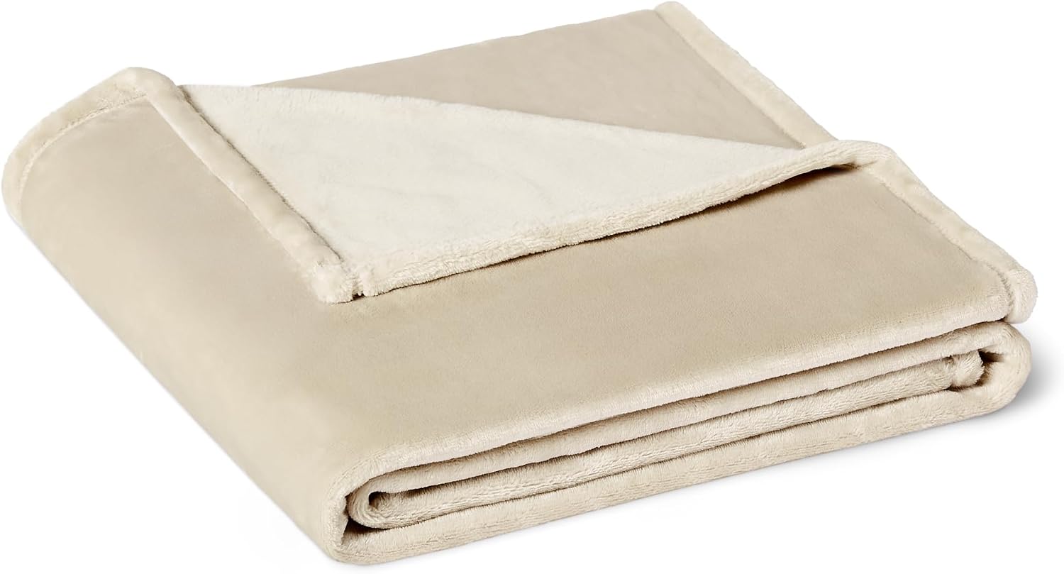 Amazon Basics Fleece Throw